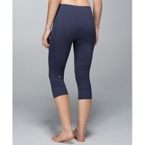 Lululemon Seamlessly Street Crop Cadet Blue Compression Leggings Women's Size 2